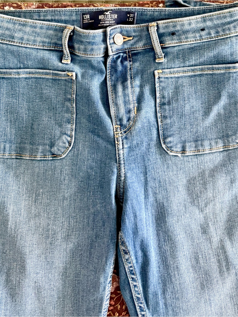 Hollister Women’s Light Blue Denim Jeans - Casual Front Pocket Style